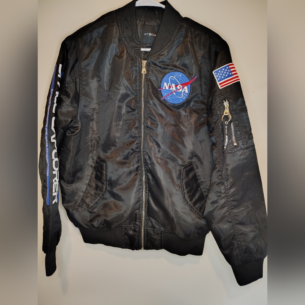 Black Bomber Jacket with Ribbed Cuffs and Insulated Silhouette